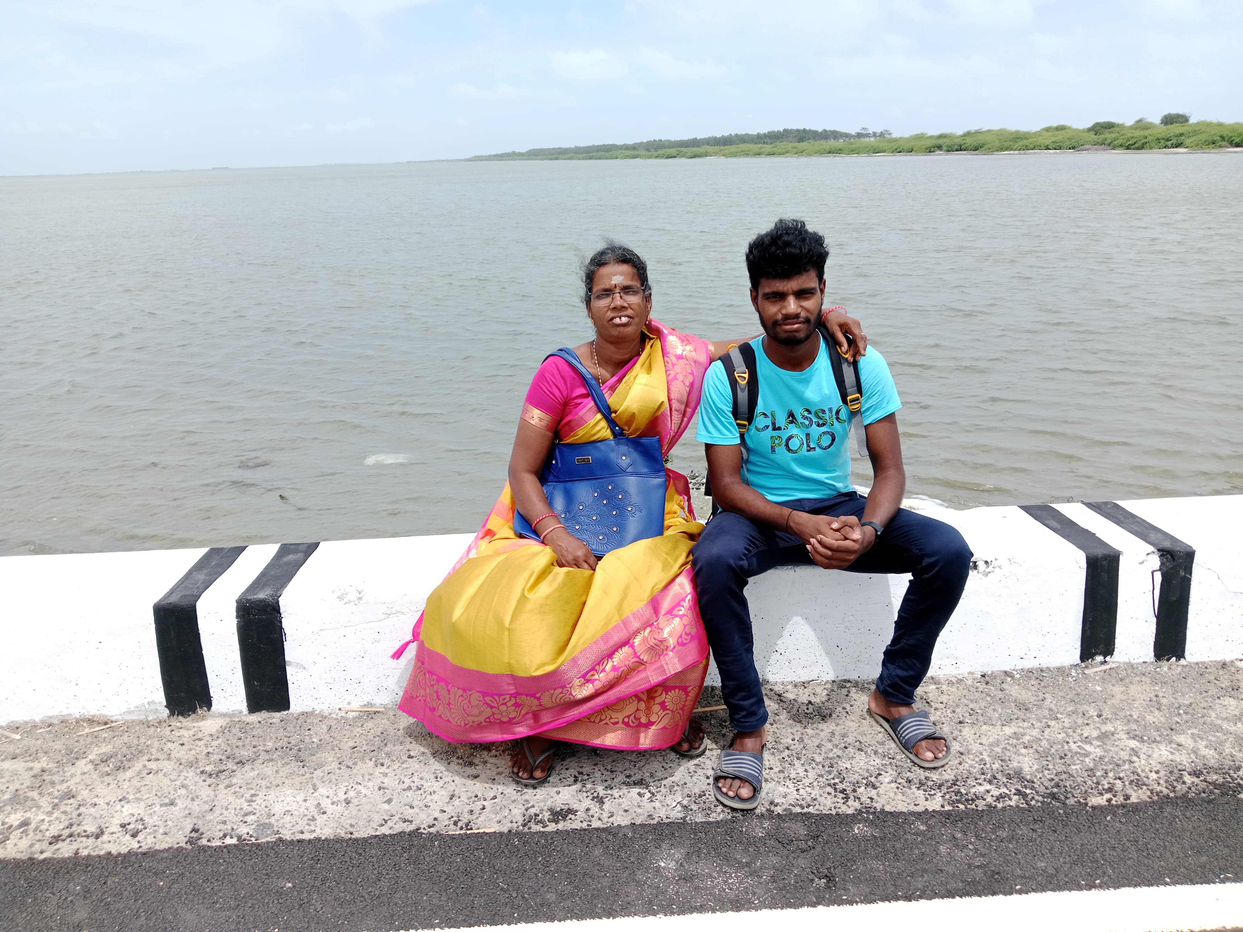 Hemath and mom near Dhanushkodi